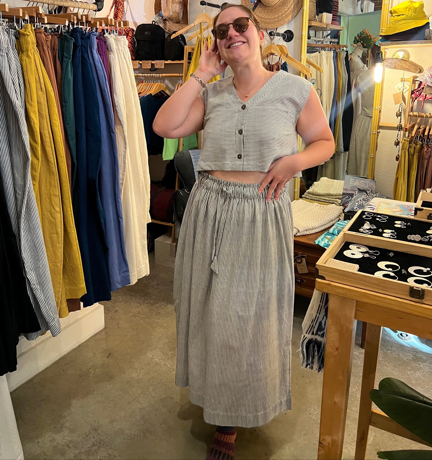 Aarti Reversible Top/Vest, black & white pinstripes